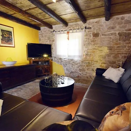 Dom wakacyjny Mit Privatpool Fuer 9 Personen Ca 110 Qm In Vodnjan, Istrien Istrische Riviera *